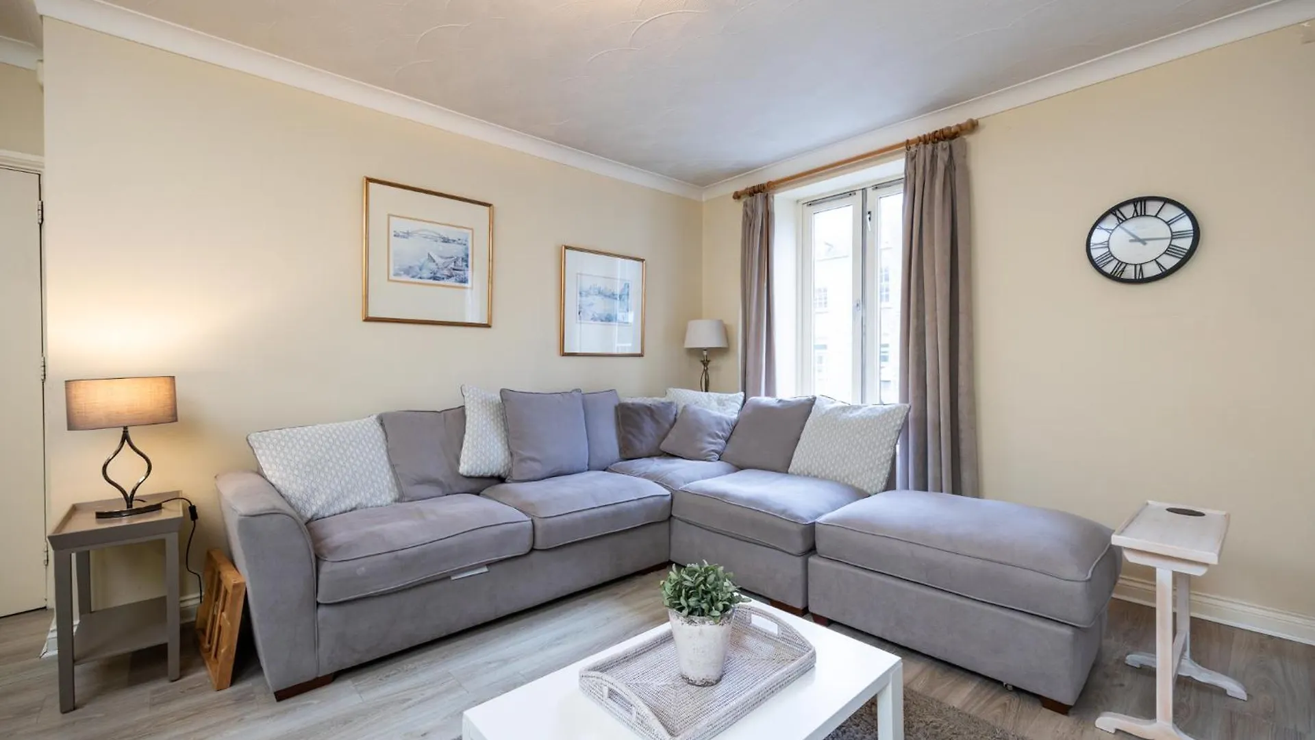 Fantastic 2Bd Apt In The Best Location In Dublin 0*,  Ireland